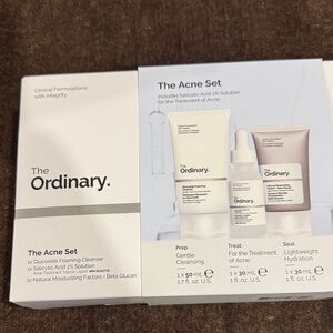 The Ordinary Acne Set - White and Cream Skincare Trio